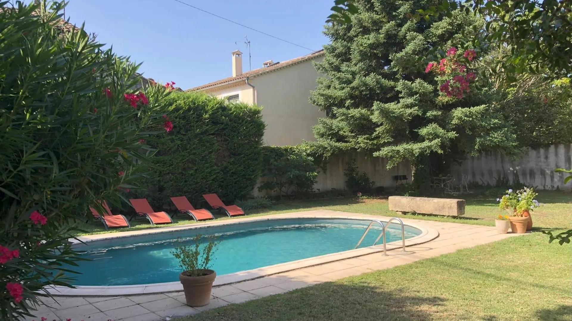 Siflora Villa Noves 0*,  France